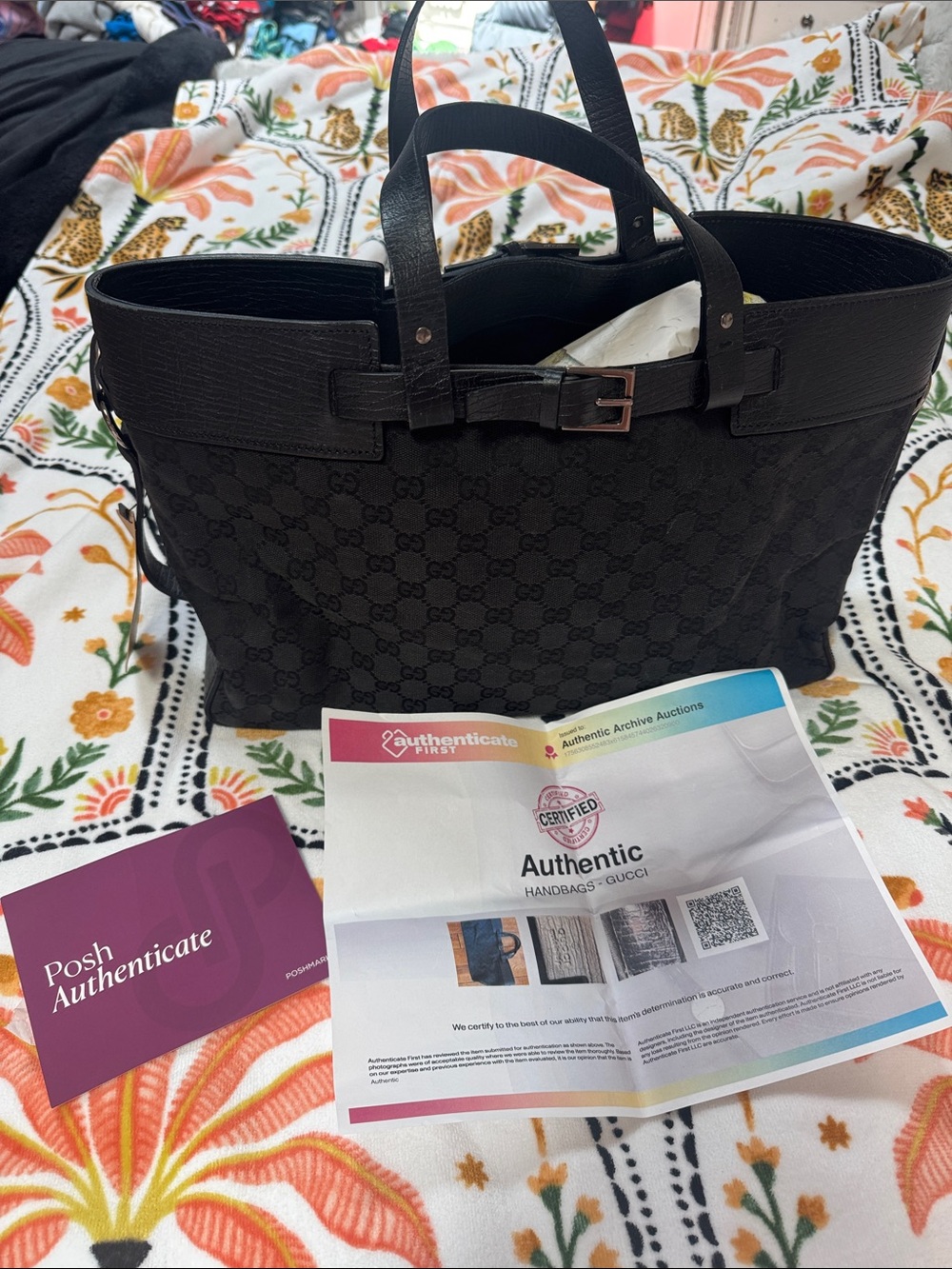 Gucci Women’s handbag/Tote comes with COA Authentication included